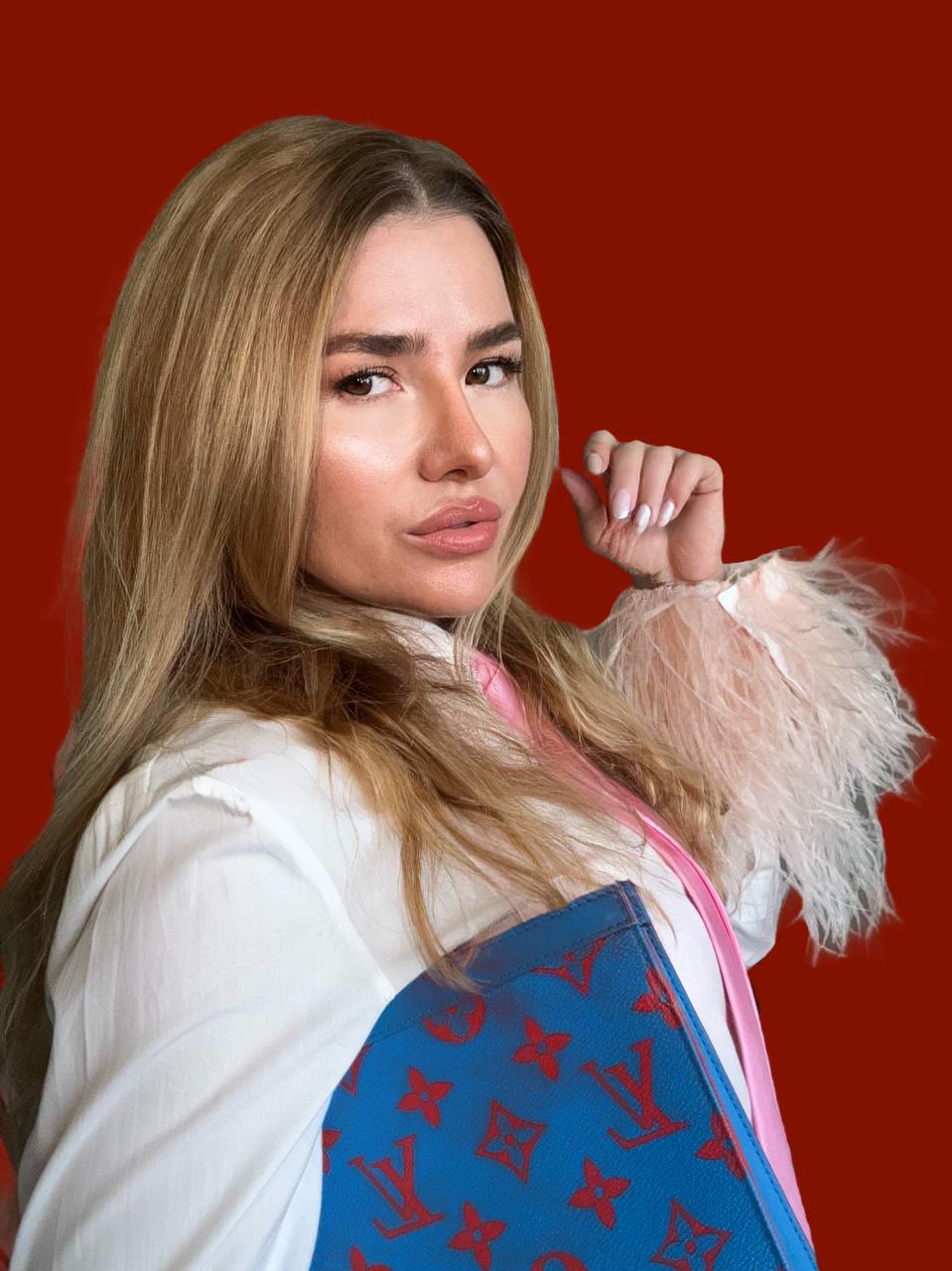 Stassi, portrait, Dubai